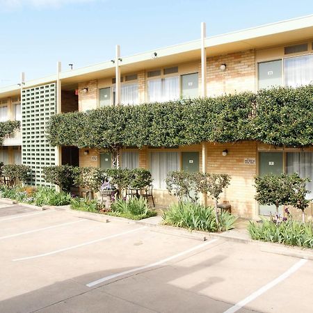 Mid City Motor Inn Queanbeyan Extérieur photo