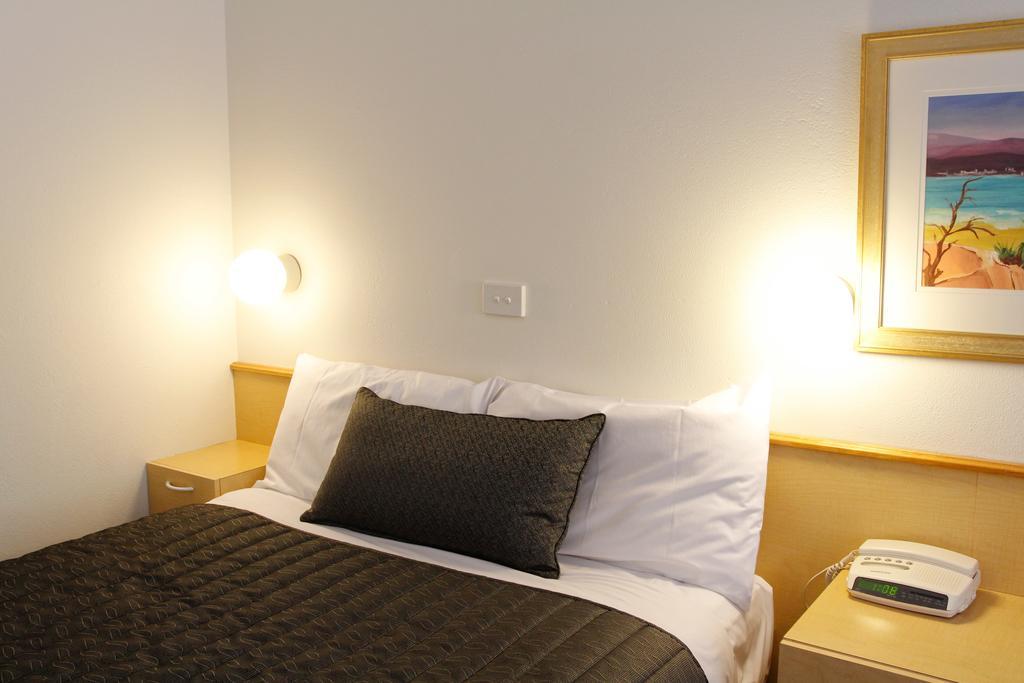 Mid City Motor Inn Queanbeyan Chambre photo