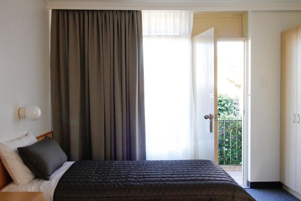 Mid City Motor Inn Queanbeyan Chambre photo